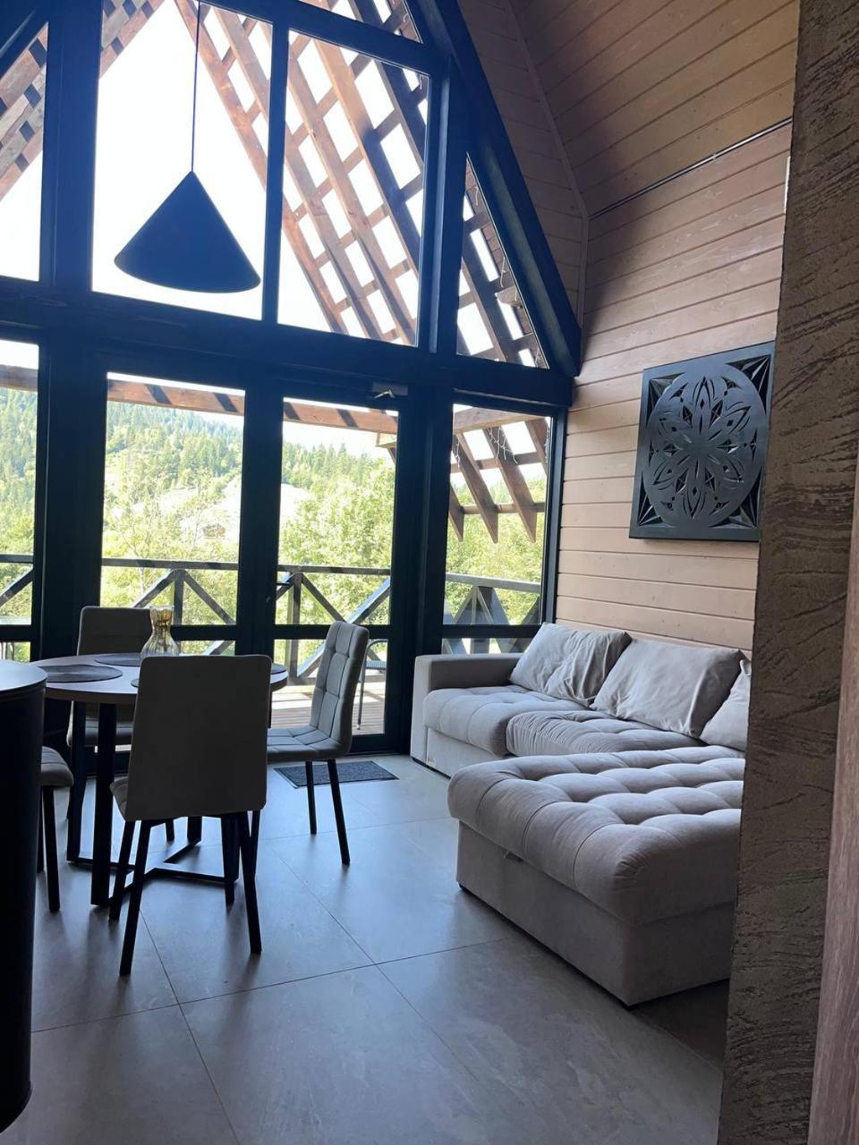 Valley Hills-котедж на схилах гір з чаном-джакузі Apartment *